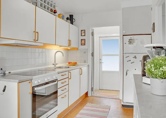 Pet Friendly In With Kitchen Rødby